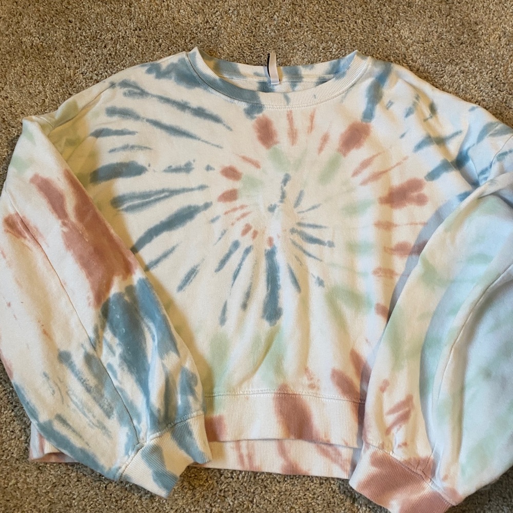tie dye crewneck perfect for summer nights - Picture 3 of 5